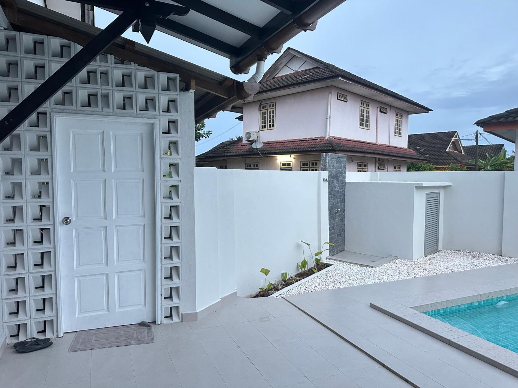 Home In Terengganu With Private Pool Kuala Terengganu Exteriér fotografie