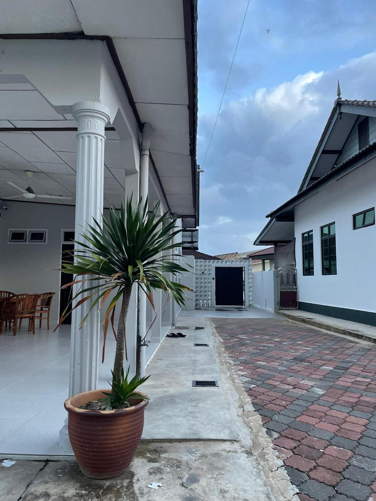 Home In Terengganu With Private Pool Kuala Terengganu Exteriér fotografie