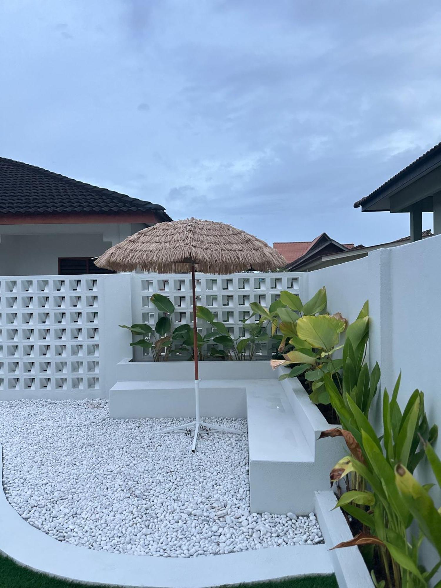 Home In Terengganu With Private Pool Kuala Terengganu Exteriér fotografie